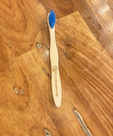 kid Bamboo Brush (Blue Bristles) - Eco Essense