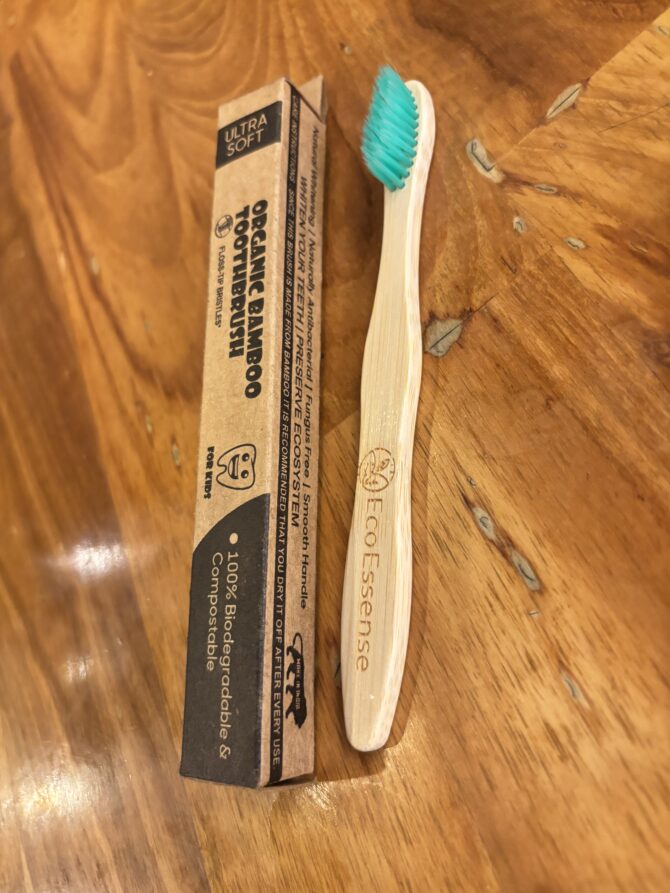 kid Bamboo Brush (Crystal Green Bristles) - Eco Essense