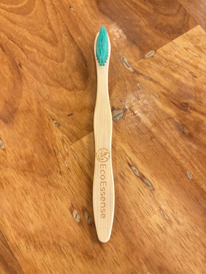 kid Bamboo Brush (Crystal Green Bristles) - Eco Essense